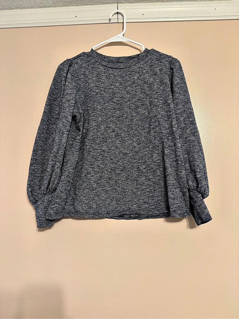 LOFT Women's Gray Long Sleeve Top Size Medium Like New